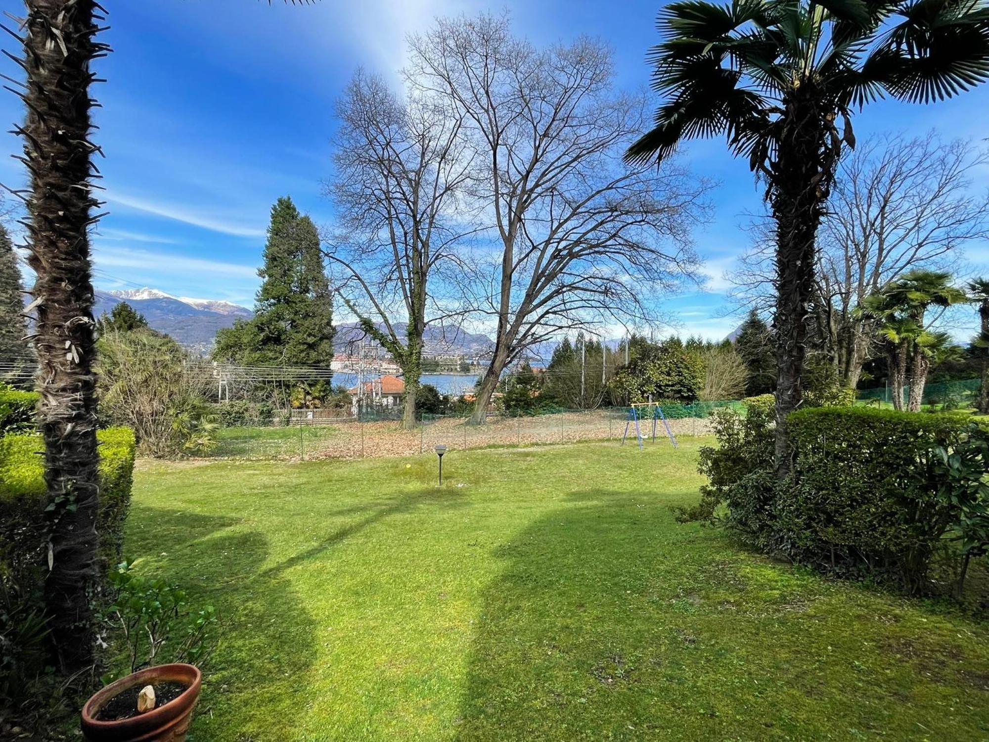 Lovingstresa3 Giardino Del Lago Eksteriør bilde